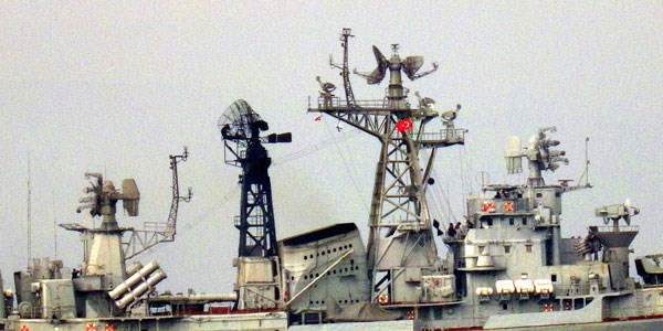 Rus savaş gemisi Çanakkale Boğazı'ndan geçti