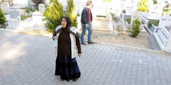 Çocuğunun mezarını kaybetti