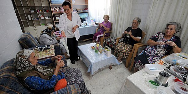 Devlet genci de yaşlıyı da unutmadı