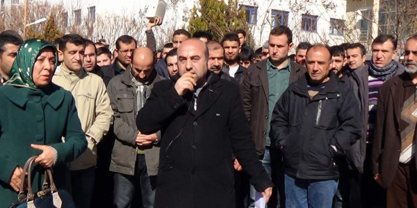 Öğretmenler meslektaşları için eylem yaptı
