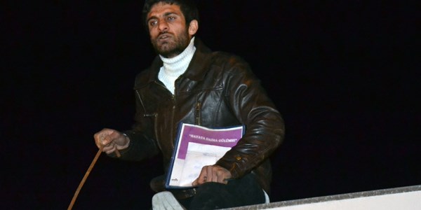 Hasta çocuğuna ilaç alamayan baba intihara kalkıştı