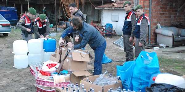 Jandarmadan sahte içki operasyonu