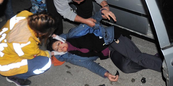 Kazada annesinin kucağından fırlayan bebek öldü