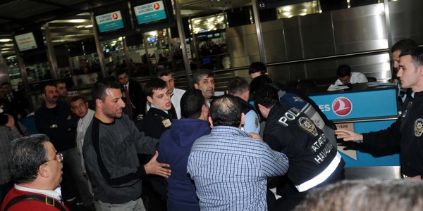 Atatürk Havalimanı'nda arbede!