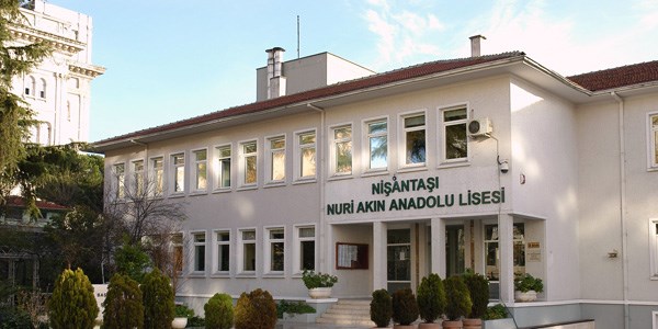 Müdür, faturalarını öğrenci parasıyla ödemiş