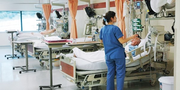 Yoğunbakımlara 73 bin doktor ve hemşire daha gerekiyor