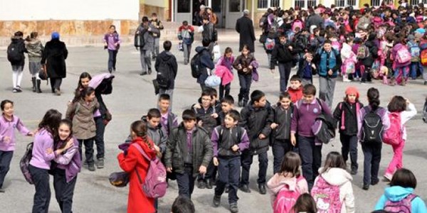 Okul müdüründen garip bahane: Zekaları geri!