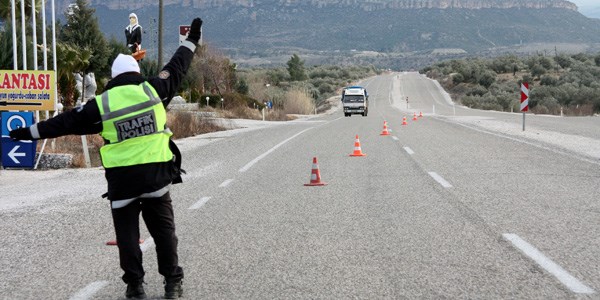 Transit karayollarında tüm yetki Emniyet'e geçti