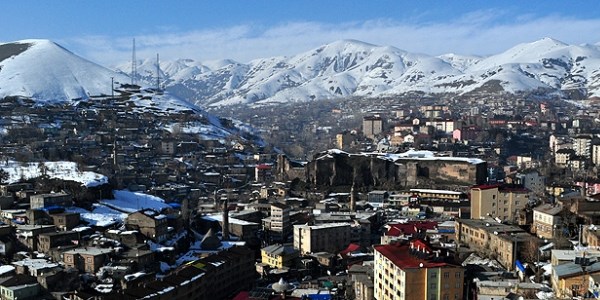 Bu ilde 5 parti birleşme kararı aldı
