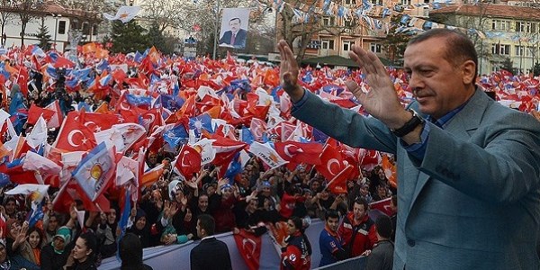 Erdoğan: Kasetle gelen kasetle, milletle gelen milletle gider