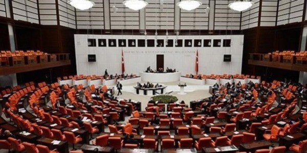 Milletvekilleri Şubat ayında Meclis'te sabahladı