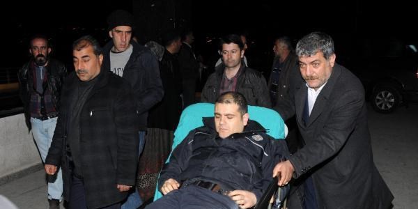 AK Parti konvoyunda kaza: 2'si ağır 7 polis yaralı