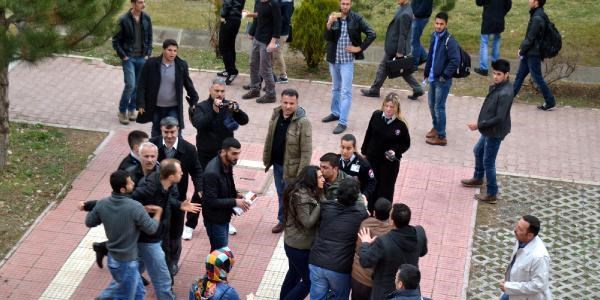 Gözaltındaki 50 üniversiteli öğrenci serbest kaldı