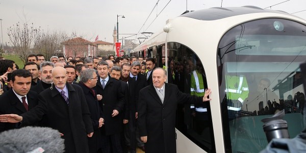 Yerli tramvay tanıtıldı