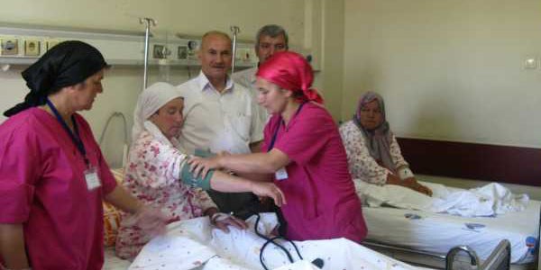 Refakatçiler hastadan hastaya mikrop taşıyor