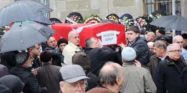 Eski Bakan Özalp, son yolculuğuna uğurlandı