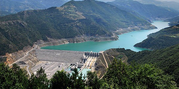 Yağış İstanbul'a 25 günlük su getirdi