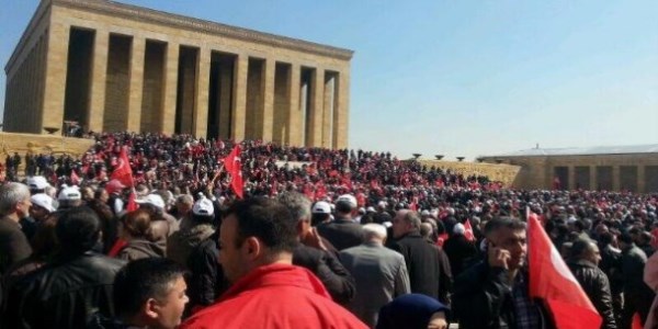 Astsubaylar Anıtkabir'e yürüdü