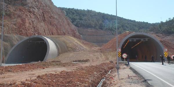 Boğsak Tüneli hizmete açıldı