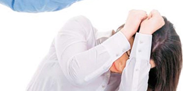 Hemşire adayları mesleğe ilk adımlarında şiddetle karşılaşıyor