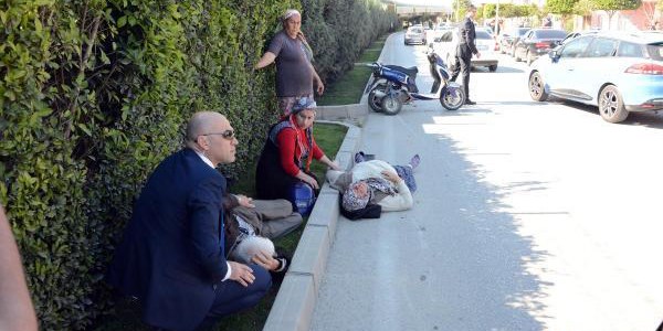 Bakan Çelik'ten kazazedeye yardım