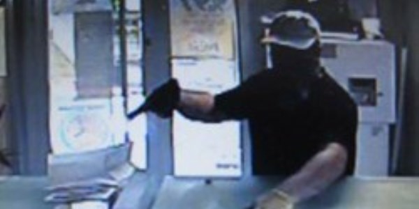 İzmir'de PTT şubesinden soygun