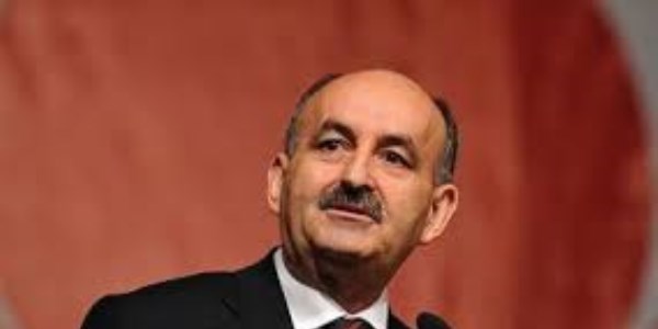 Müezzinoğlu: Twitter diz çöktü