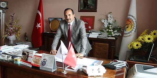 Belediye başkanının memurunu darp ettiği iddiası