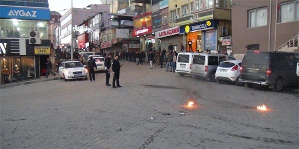 Şırnak'ta molotoflu saldırı: 1'i polis 3 yaralı
