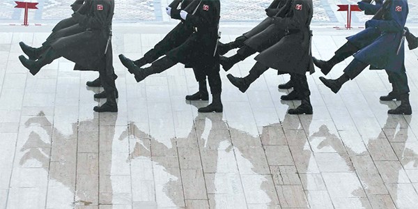 Çalıntı soruyla askeriyeye girenler şimdi Yarbay
