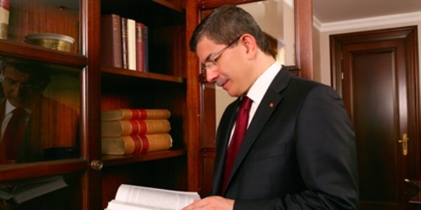 Davutoğlu'nun makam odası 1 yılı aşkın süre dinlenmiş!