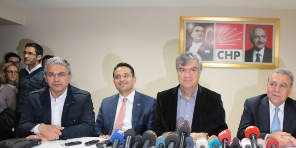 CHP, İzmir'i kazandı ama 5 ilçeyi kaybetti