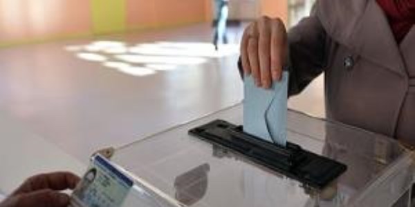 Elektrik kesintisi olan illeri MHP ve CHP aldı