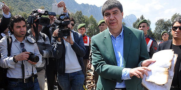 'Antalya Belediyesi'nde evraklar yakılıyor'