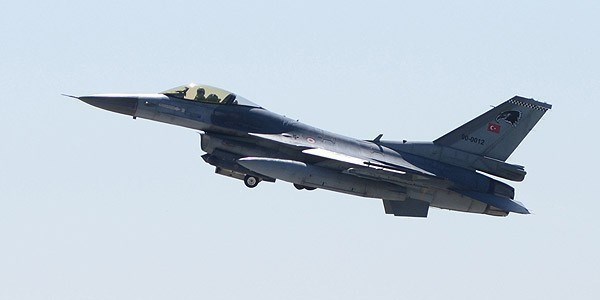 Suriye uçağını vuran pilotlara ödül