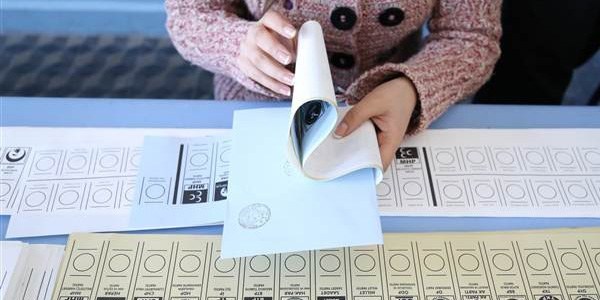 Adana'da geçersiz oylar yeniden değerlendirilecek