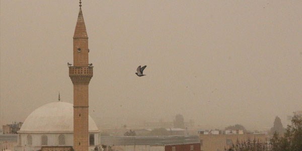 Gaziantep ve Şanlıurfa'yı toz bulutu kapladı