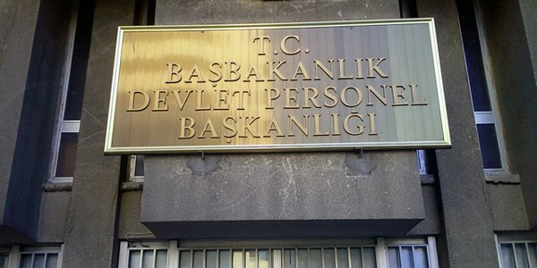 Zorunluya tabi şube müdürü zorunlu bölgeden başka bir zorunlu bölgeye atanabilir mi?