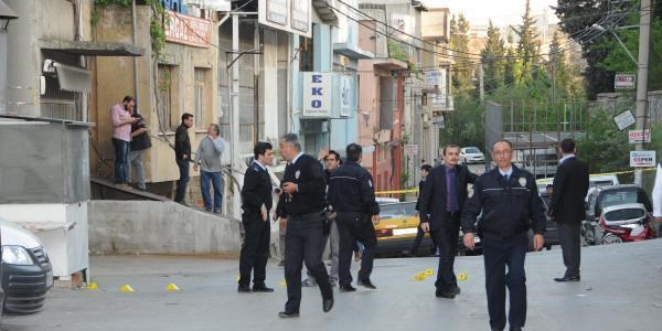 Haraç almaya gelen gaspçılar, polisi yaraladılar