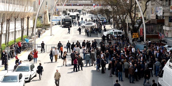 YSK protesto edildi