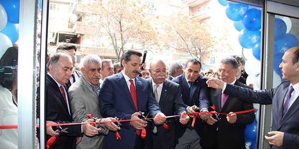 Bakan Çelik, Kamu Sen binasının açılışını yaptı