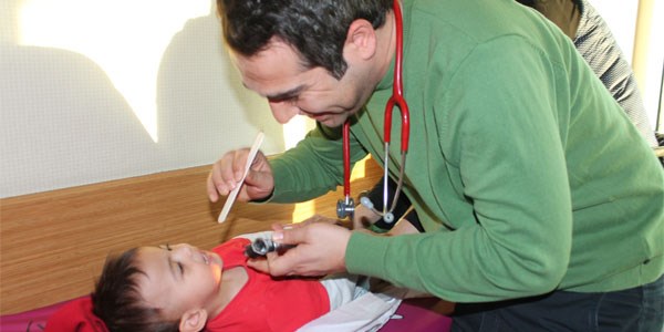 Kulak enfeksiyonu çocuklarda yüz felcine neden olabiliyor
