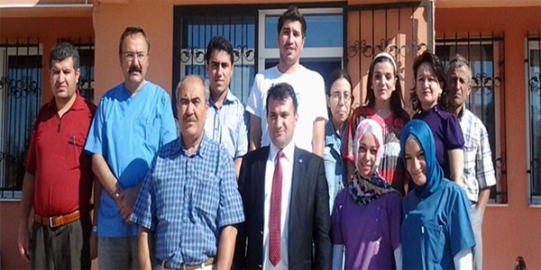 Sağlıkçılardan nöbet tepkisi