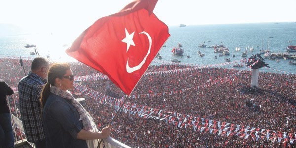 Ege'de 3 siyasi parti öne çıkıyor