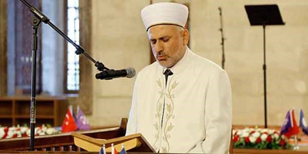 Dini mekanlar 'rehber din görevlisi'ne emanet