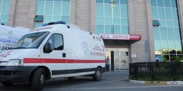 22 renci yedikleri yemekten zehirlendi