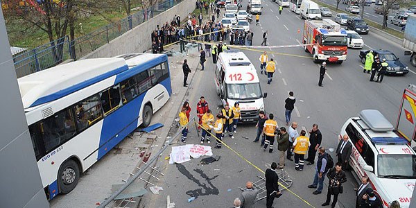 Ankara'da otobs kazas: 3 l