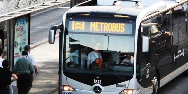 Metrobüs bekleme süresi kısalıyor