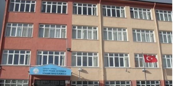 Hırsız 4 okulu birden soydu!
