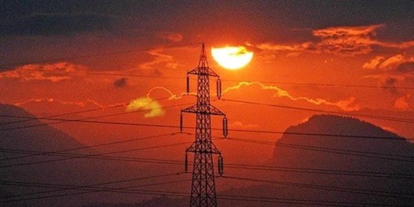 stanbul'da 4,5 saat elektrik yok